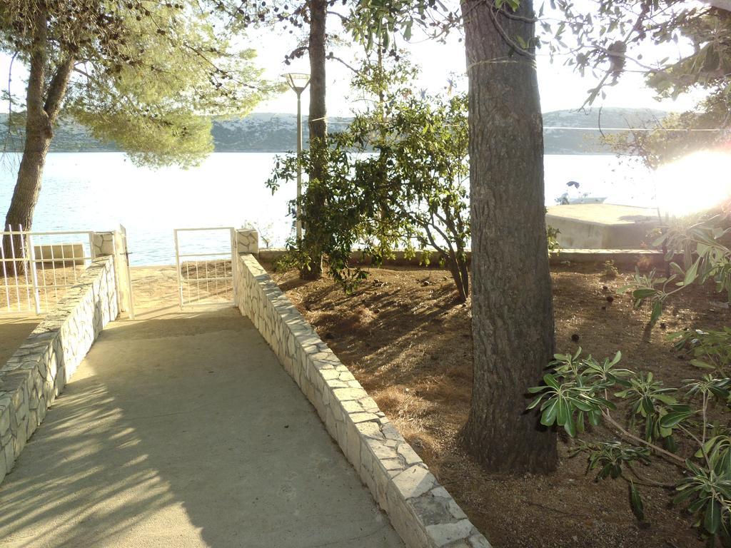 Apartments Kreso 5 Meters From The Beach With See View Shadow And Parking Place Stara Novalja Pokoj fotografie