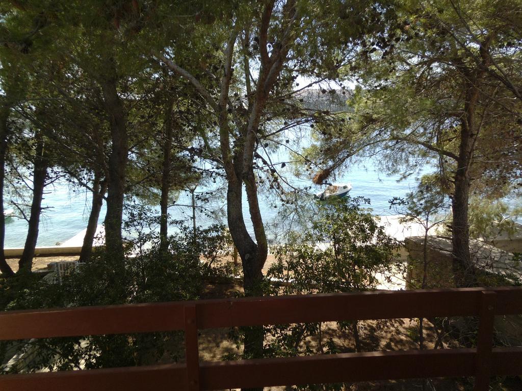 Apartments Kreso 5 Meters From The Beach With See View Shadow And Parking Place Stara Novalja Pokoj fotografie