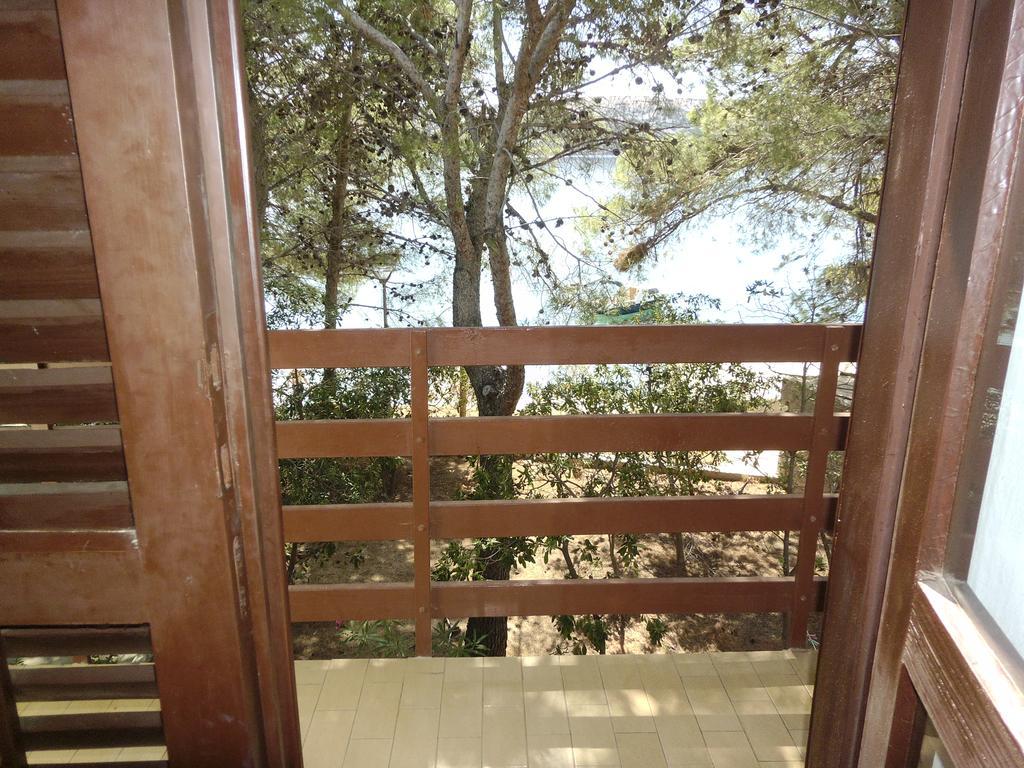 Apartments Kreso 5 Meters From The Beach With See View Shadow And Parking Place Stara Novalja Pokoj fotografie