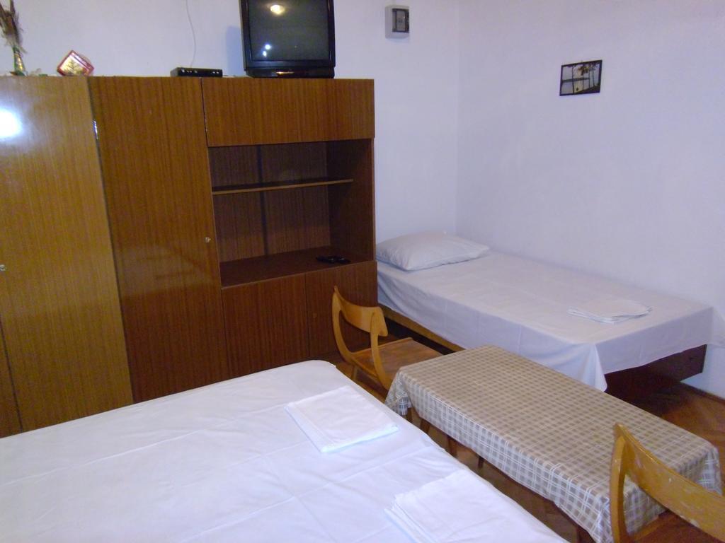 Apartments Kreso 5 Meters From The Beach With See View Shadow And Parking Place Stara Novalja Pokoj fotografie